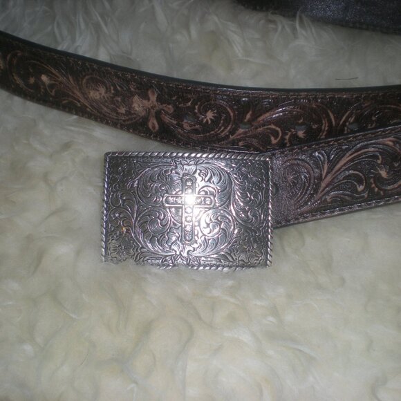 NOCONA Brand Belt  Leather  Buckle  Silver  Cross  Size Large main image 4
